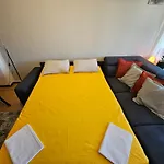 Great Flat Few Minutes From The Beach!
